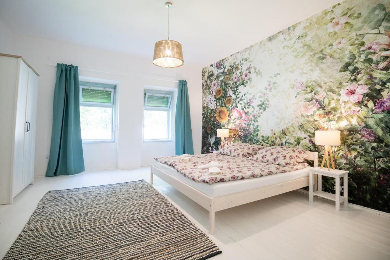 Natura Apartman Tiszafüred Bagian luar foto