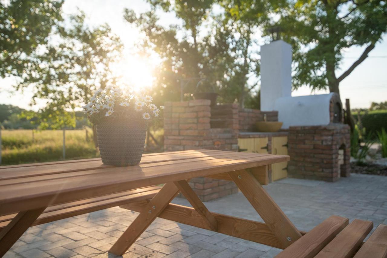 Natura Apartman Tiszafüred Bagian luar foto