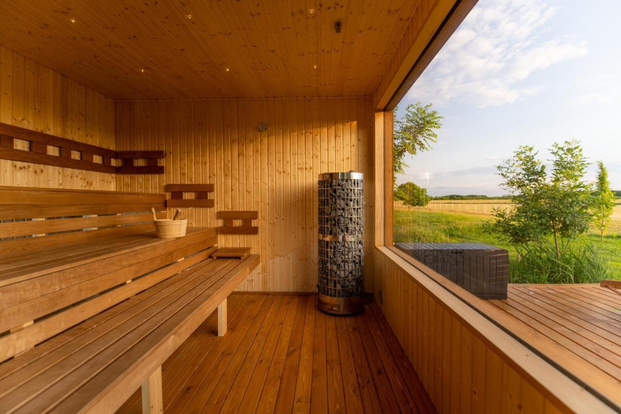 Natura Apartman Tiszafüred Bagian luar foto